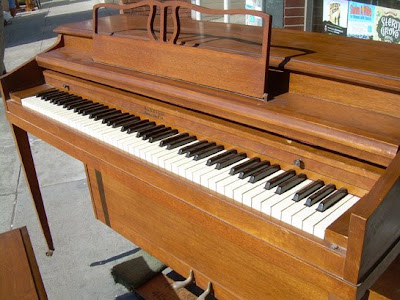 Warlitzer Upright Piano